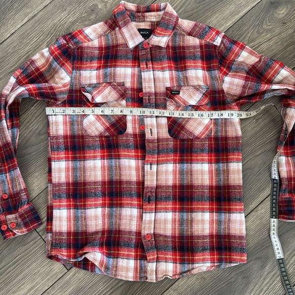 Emerson Flannel Shirt
RVCA size small in the color chilie - Picture 9 of 11